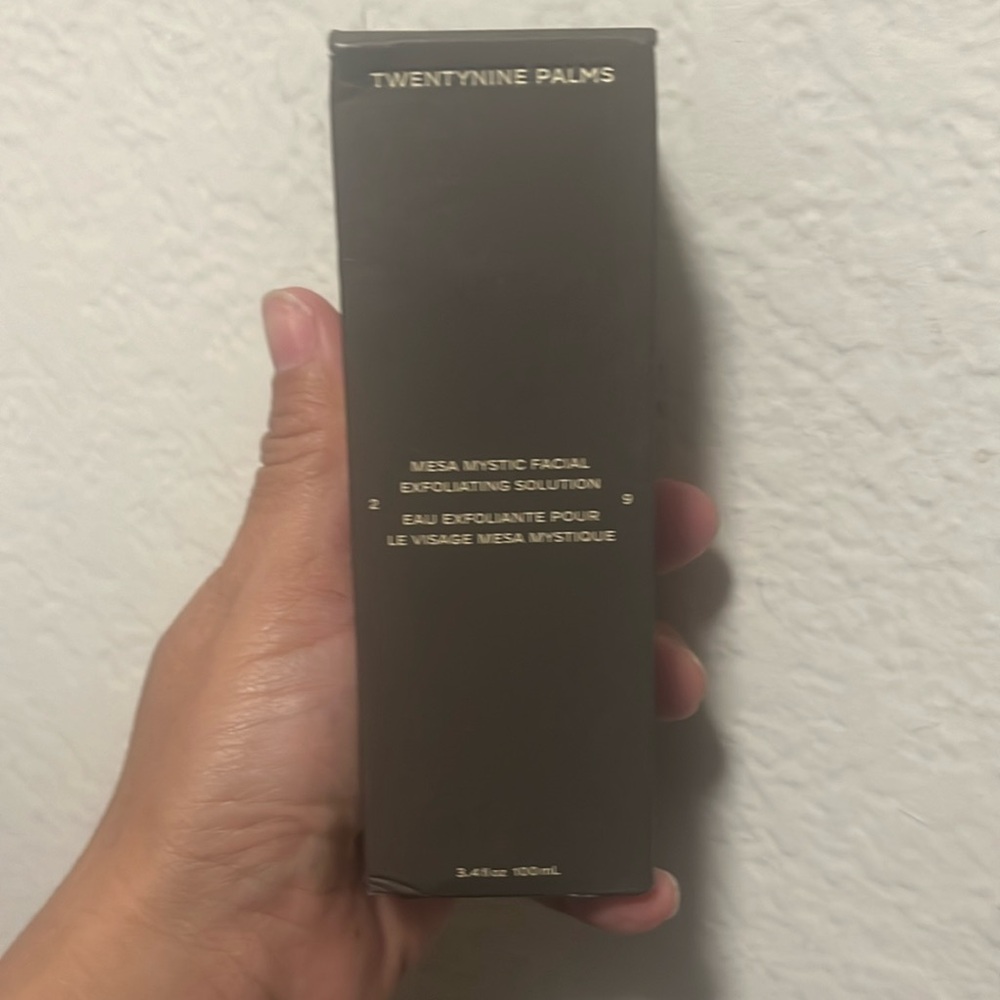 New but opened, never used. Twentynine Palms Facial Exfoliating Solution